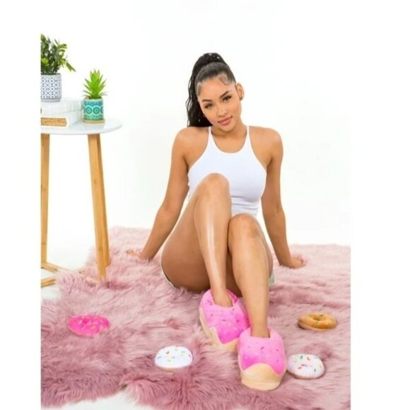 Oooh Geez Women's Funny Donuts with Sprinkles Fluffy House Slippers NWOT - Picture 1 of 6